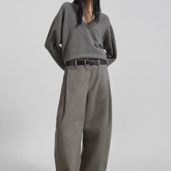 The Frankie Shop Ronse V-Neck Superfine Lambswool Sweater – Grey, view 5
