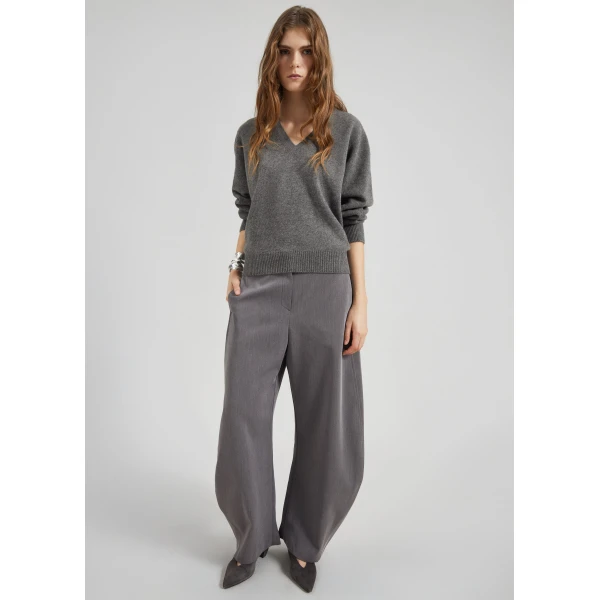 The Frankie Shop Ronse V-Neck Superfine Lambswool Sweater - Grey - Oversized Minimalist Knitwear in Grey - Shop at Luxury Shoes 
