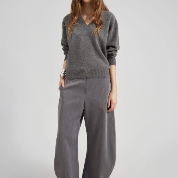The Frankie Shop Ronse V-Neck Superfine Lambswool Sweater – Grey, view 6