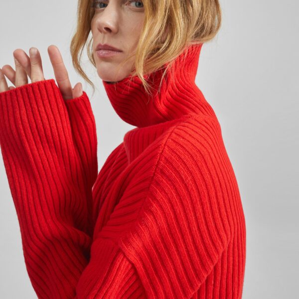 The Frankie Shop Thelma Ribbed Sweater Dress – Red, view 5