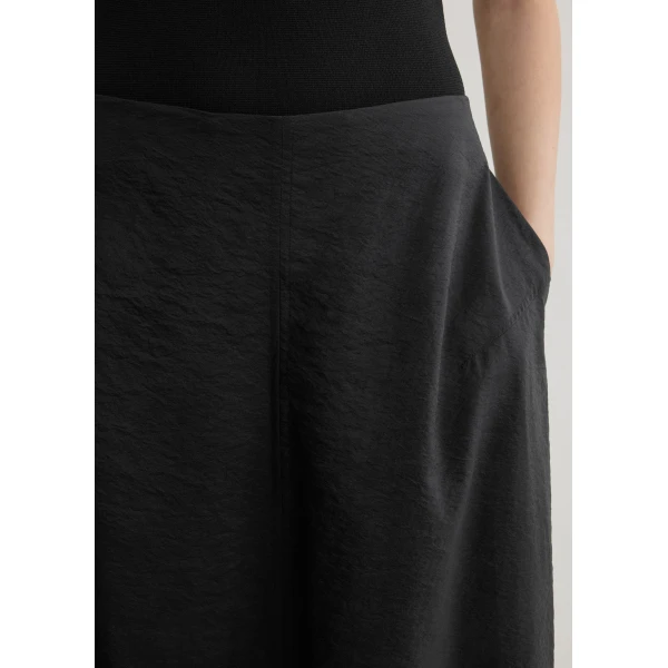 Toteme Skirts with minimalist design at Luxury Shoes 