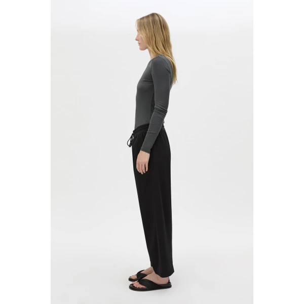 Camilla and Marc Beau Tapered Crop Pant - Pants - Luxury Ready-to-Wear at Luxury Shoes 