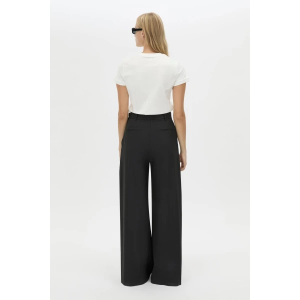 Camilla and Marc Bonnie Fitted Graphic Tee - Tops - Luxury Ready-to-Wear at Luxury Shoes 