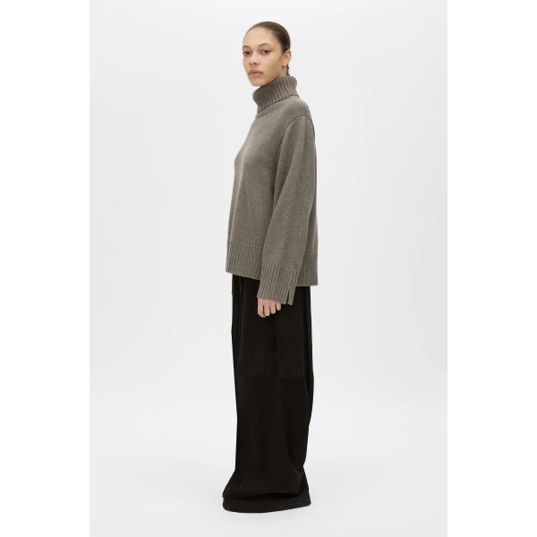 Camilla and Marc Crawford Knit Roll Neck Sweater - Knitwear - Luxury Ready-to-Wear at Luxury Shoes 