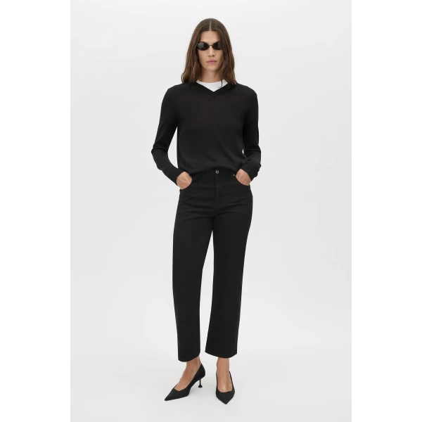 Camilla and Marc Leona Knit V Neck Sweater - Knitwear - Luxury Ready-to-Wear at Luxury Shoes 