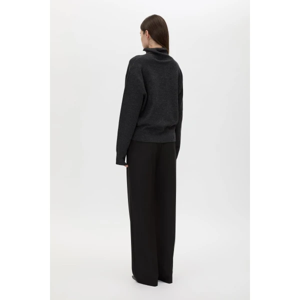 Camilla and Marc Margot Turtleneck Knit Sweater - Knitwear - Luxury Ready-to-Wear at Luxury Shoes 