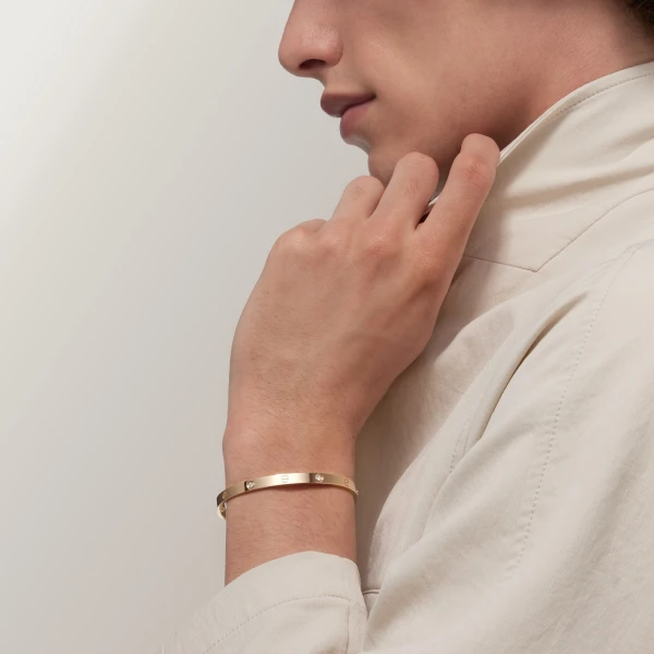 4 Diamonds - Fine Jewelry - Italian Luxury Ready-to-Wear at Luxury Shoes 