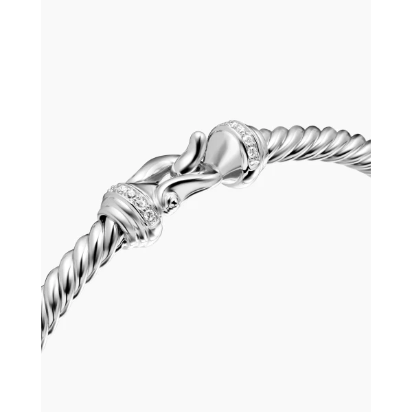 3.5mm – Cable motif close-up