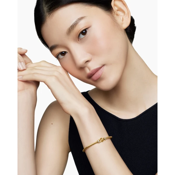 3.5mm – pavé setting and gemstone detail close-up|David Yurman Buckle Cablespira® Bracelet in 18K Yellow Gold with Diamonds