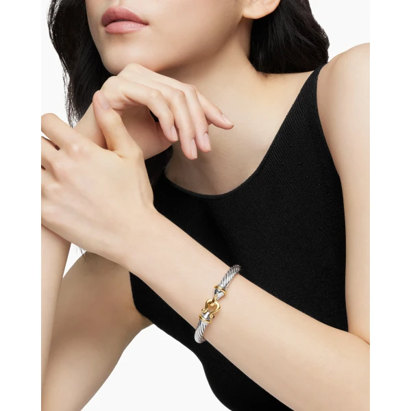 7mm – pavé setting and gemstone detail close-up|David Yurman Buckle Classic Cable Bracelet in Sterling Silver with 18K Yellow Gold and Rhodolite Garnets