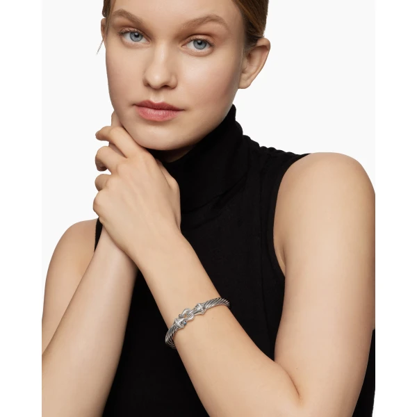 7mm – pavé setting and gemstone detail close-up|David Yurman Buckle Classic Cable Bracelet in Sterling Silver with Hampton Blue Topaz and Diamonds