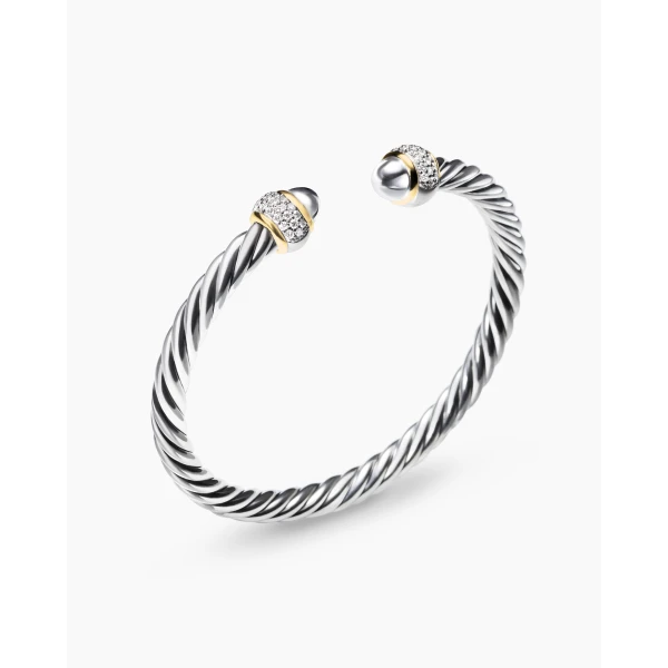 5mm Gold – worn on the wrist