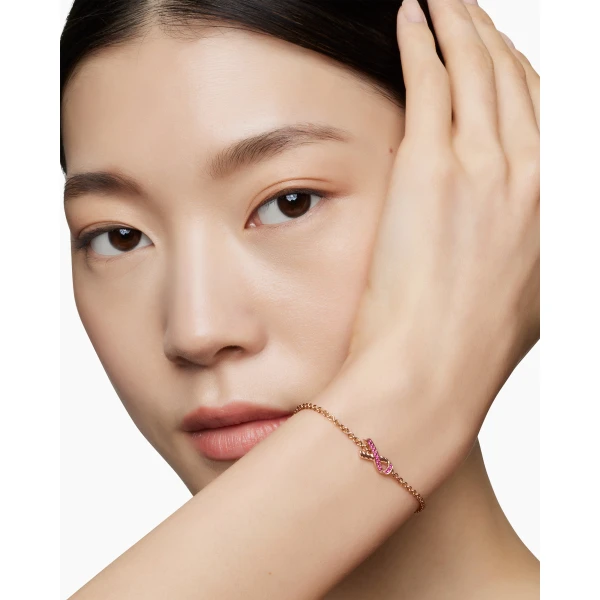 15mm in Pink – clasp and closure mechanism detail|David Yurman Cable Collectibles® Ribbon Chain Bracelet in 18K Rose Gold with Pavé Pink Sapphires