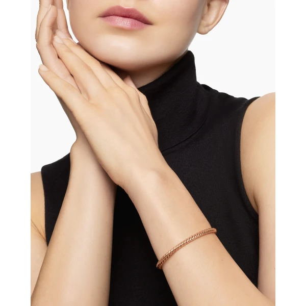 4mm – pavé setting and gemstone detail close-up|David Yurman Cable Flex® Bracelet in 18K Rose Gold
