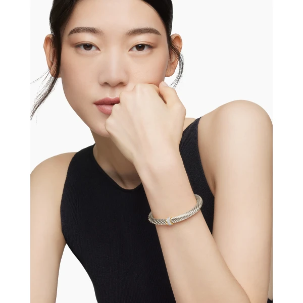 7mm – pavé setting and gemstone detail close-up|David Yurman Classic Cable Station Bracelet in Sterling Silver with 18K Yellow Gold and Pavé Diamonds