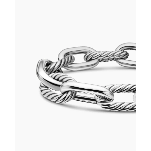 13.5mm – pavé setting and gemstone detail close-up|David Yurman DY Madison® Chain Bracelet in Sterling Silver