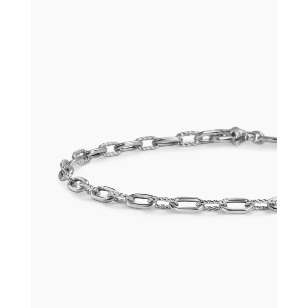 3mm – pavé setting and gemstone detail close-up|David Yurman DY Madison® Chain Bracelet in Sterling Silver
