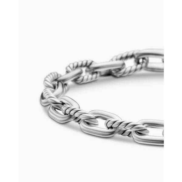 5.5mm – pavé setting and gemstone detail close-up|David Yurman DY Madison® Chain Bracelet in Sterling Silver