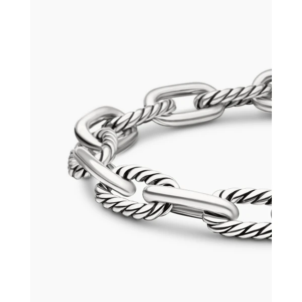 8.5mm – pavé setting and gemstone detail close-up|David Yurman DY Madison® Chain Bracelet in Sterling Silver