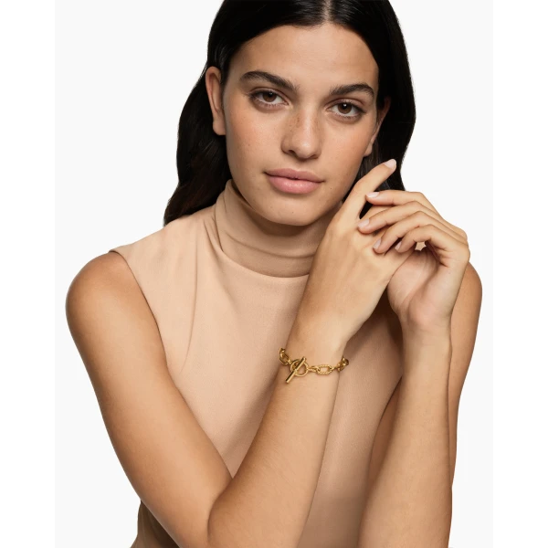 8.5mm in Gold – front view of authentic Chain Bracelets at Luxury Shoes |David Yurman DY Madison® Toggle Chain Bracelet in 18K Yellow Gold
