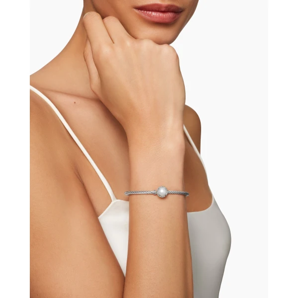 3mm – pavé setting and gemstone detail close-up|David Yurman Petite Chatelaine® Bracelet in Sterling Silver with Pearl