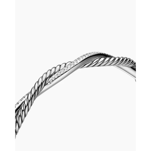 4.4mm – Cable motif close-up