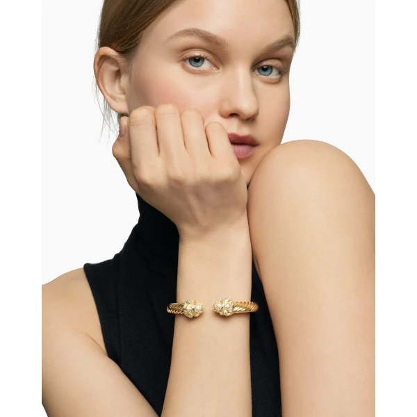 9mm – pavé setting and gemstone detail close-up|David Yurman Renaissance® Cablespira® Bracelet in 18K Yellow Gold with Diamonds