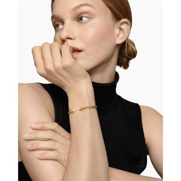3.5mm – pavé setting and gemstone detail close-up|David Yurman Renaissance® Cablespira® Bracelet in 18K Yellow Gold with Pearls and Diamonds