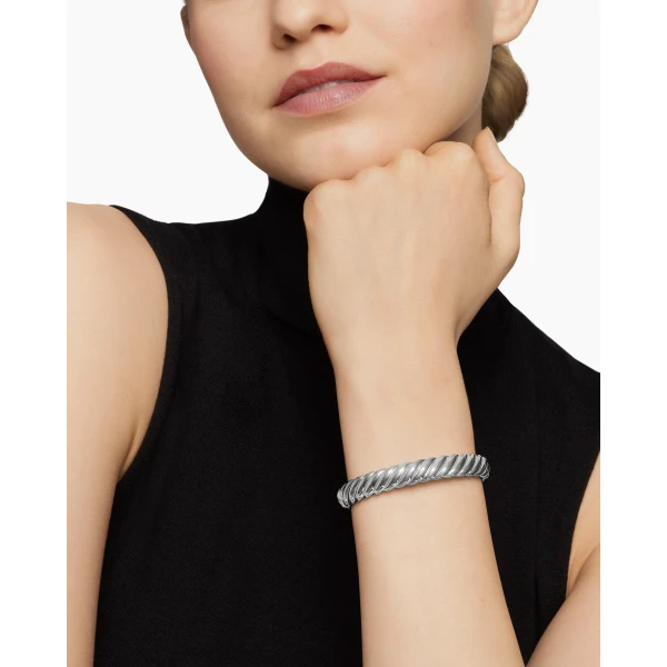 10mm – pavé setting and gemstone detail close-up|David Yurman Sculpted Cable Bracelet in Sterling Silver