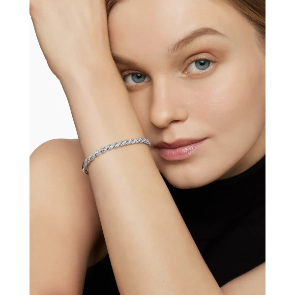 5mm – pavé setting and gemstone detail close-up|David Yurman Sculpted Cable Flex Bracelet in 18K White Gold with Diamonds