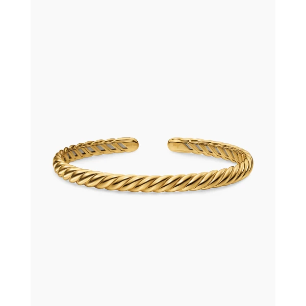 5mm Gold – worn on the wrist