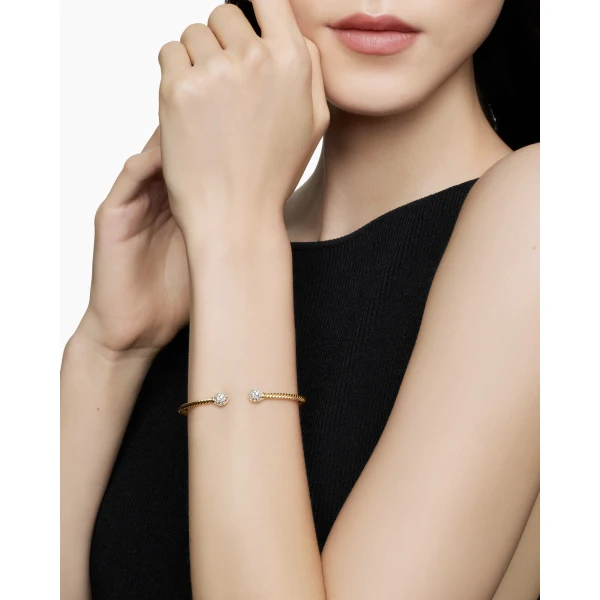 2.6mm – pavé setting and gemstone detail close-up|David Yurman Solari Cablespira® Bracelet in 18K Yellow Gold with Diamonds