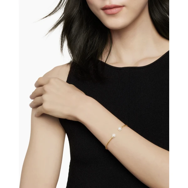 2.3mm White – worn on the wrist