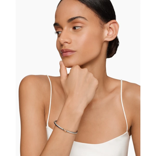 4mm Silver – worn on the wrist