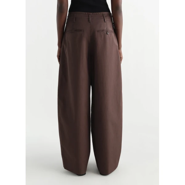 Lemaire Large Chino in Cotton Twill - Pants - Parisian Minimalist Luxury at Luxury Shoes 
