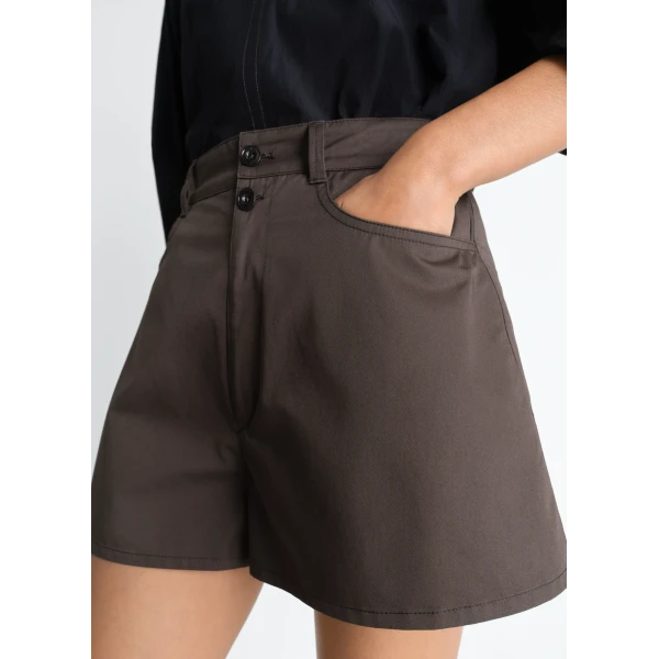 Lemaire Shorts in Cotton Twill - Shorts - Parisian Minimalist Luxury at Luxury Shoes 