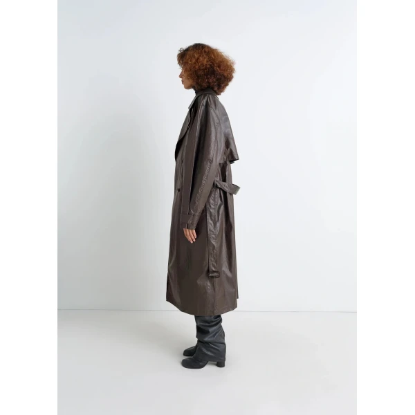 Lemaire Trench Coat in Coated Cotton - Coats - Parisian Minimalist Luxury at Luxury Shoes 