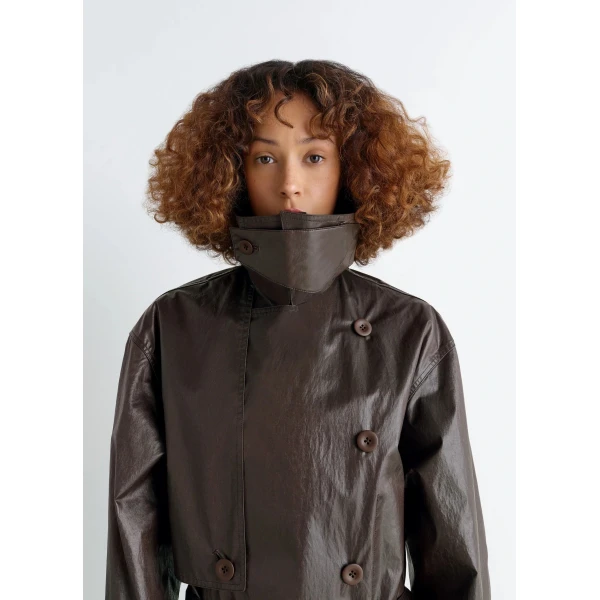 Lemaire Trench Coat in Coated Cotton - Coats - Parisian Minimalist Luxury at Luxury Shoes 