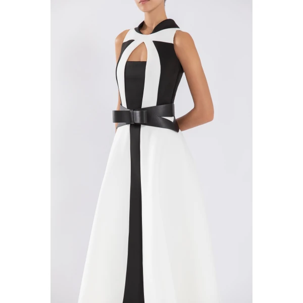 Neoprene Dress With Contrasting Cuts - Image 6