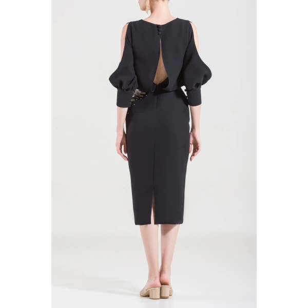 Short Straight Dress With Short Sleeves And Embroidery On The Side - Image 6