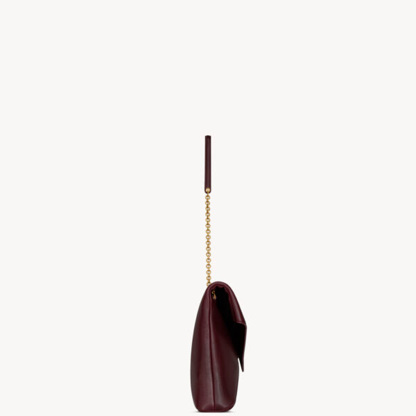 Saint Laurent CASSANDRE large pouch on chain in shiny leather, view 3