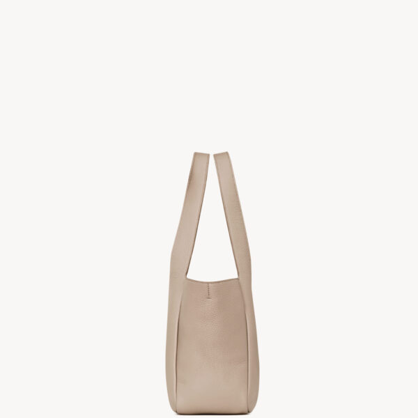 Saint Laurent LE 5 À 7 SMALL BEA in grained leather, view 4