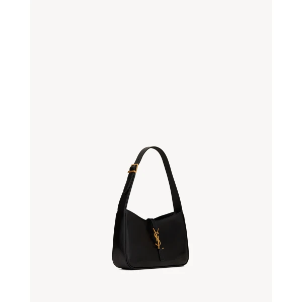 Saint Laurent LE 5 À 7 in smooth leather designed in Paris