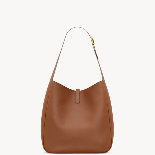 Saint Laurent LE 5 À 7 supple LARGE in grained leather, view 3