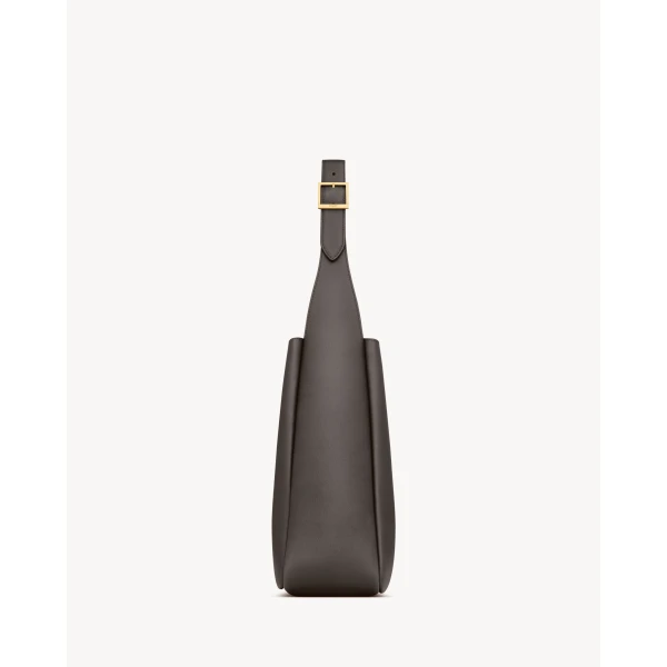 Saint Laurent LE 5 À 7 supple large in grained leather designed in Paris