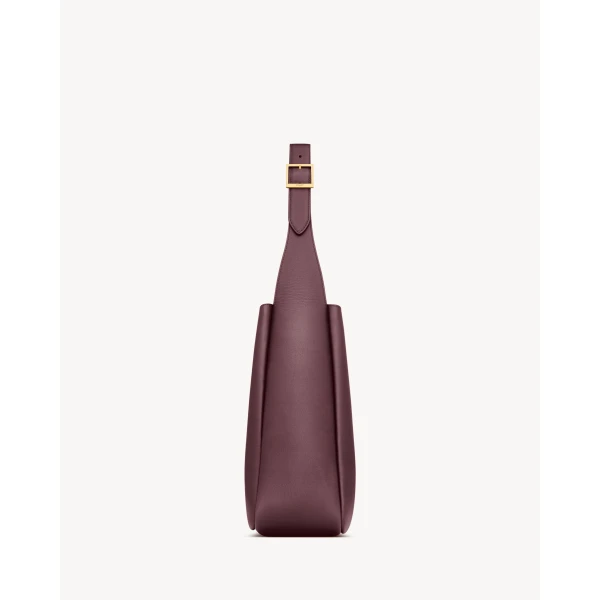Saint Laurent LE 5 À 7 supple large in grained leather designed in Paris