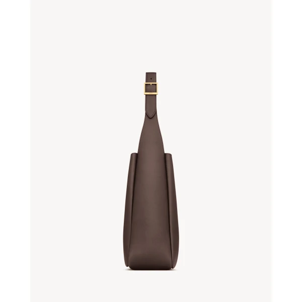 Saint Laurent LE 5 À 7 supple large in grained leather designed in Paris