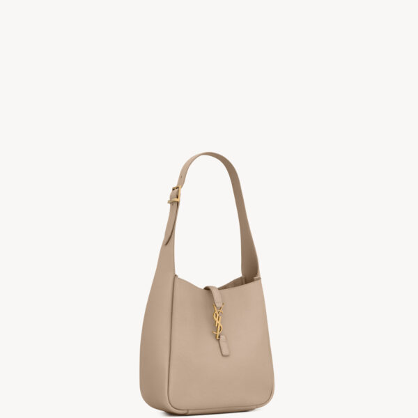 Saint Laurent LE 5 À 7 supple small IN GRAINED LEATHER, view 5