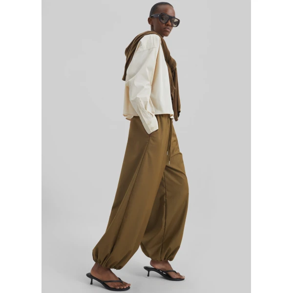 The Frankie Shop Aubray Balloon Pants - Olive Brown - Oversized Minimalist Pants in Beige - Shop at Luxury Shoes 