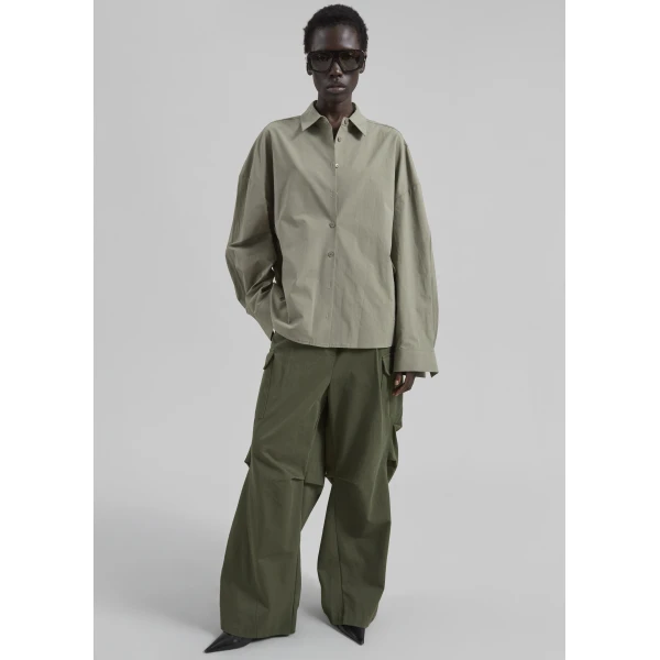 The Frankie Shop Bronte Cargo Pants – Army Green, view 5